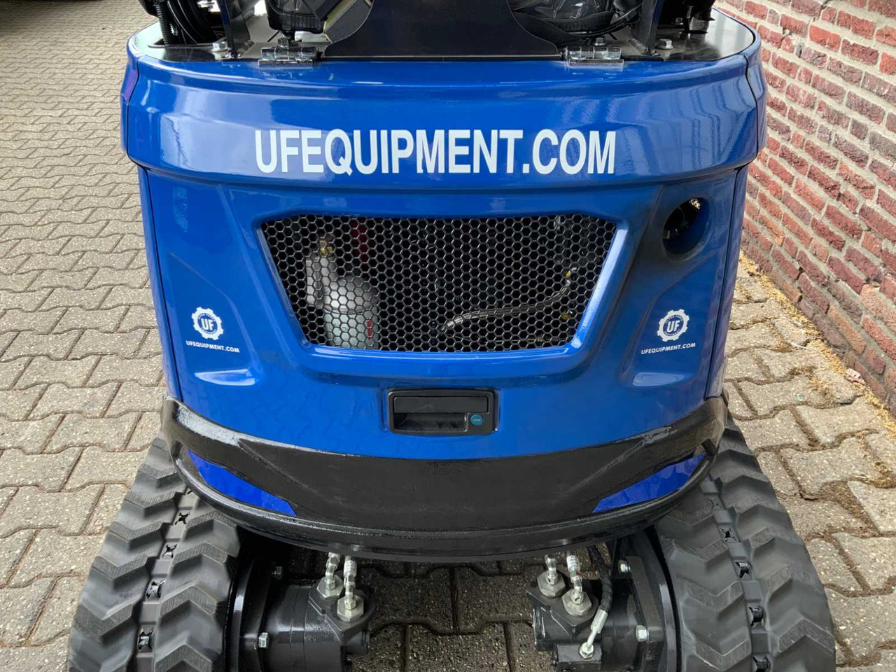 UF Equipment NM-18 - Máy xúc bánh xích: hình 4 UF Equipment NM-18 - Máy xúc bánh xích: hình 4