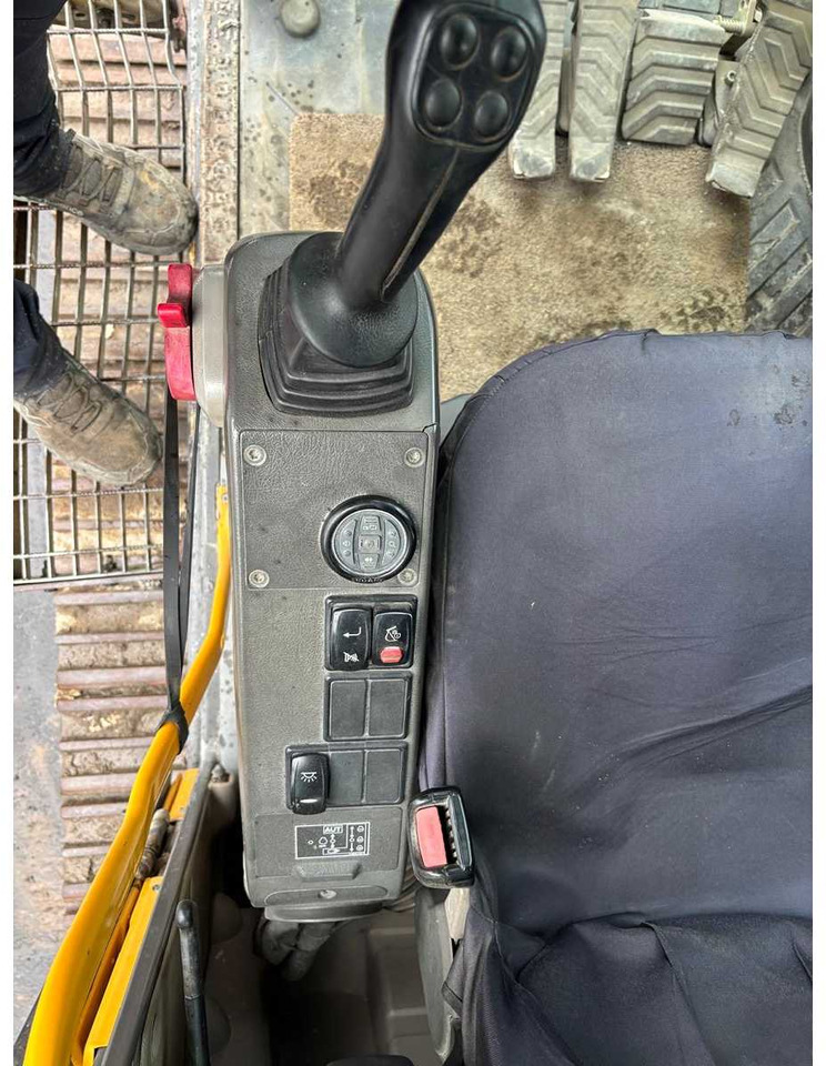 Máy xúc VOLVO - 2007 - EC180CL - CRAWLER EXCAVATOR: hình 21