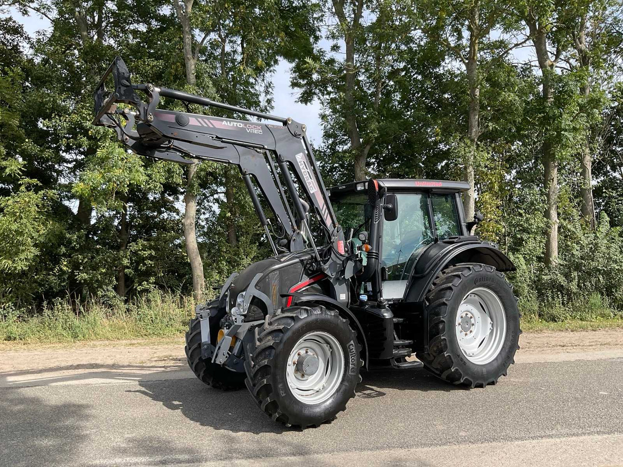 Valtra N123 Unlimited - Máy cày: hình 1 Valtra N123 Unlimited - Máy cày: hình 1