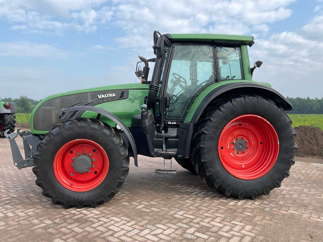 Valtra T163e - Máy cày: hình 3 Valtra T163e - Máy cày: hình 3