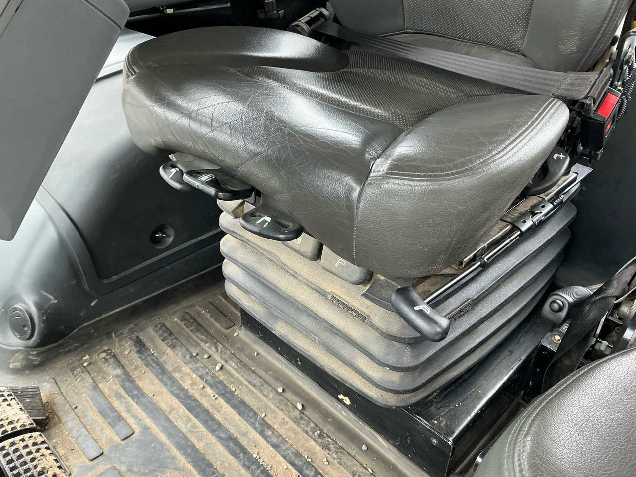 Máy cày Versatile 315 HP: hình 50 Máy cày Versatile 315 HP: hình 50