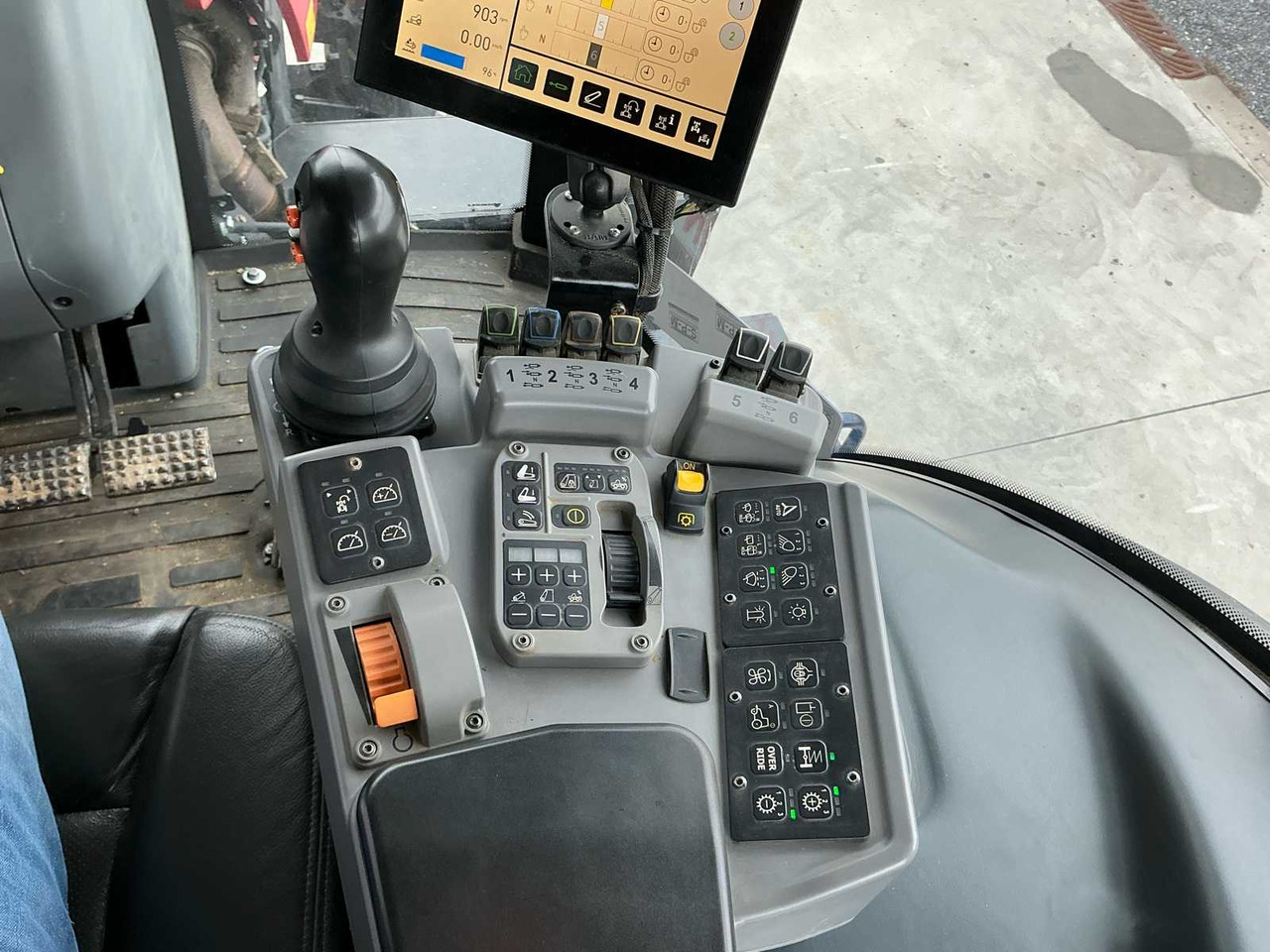 Máy cày Versatile 315 HP: hình 42 Máy cày Versatile 315 HP: hình 42