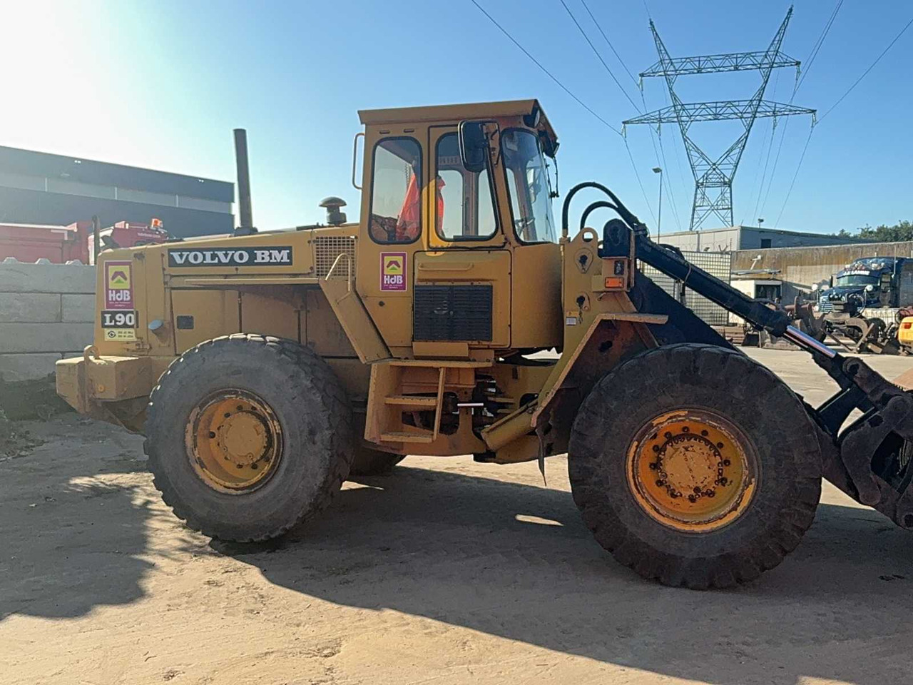 Volvo BM L90 - Máy xúc lật bánh lốp: hình 3 Volvo BM L90 - Máy xúc lật bánh lốp: hình 3
