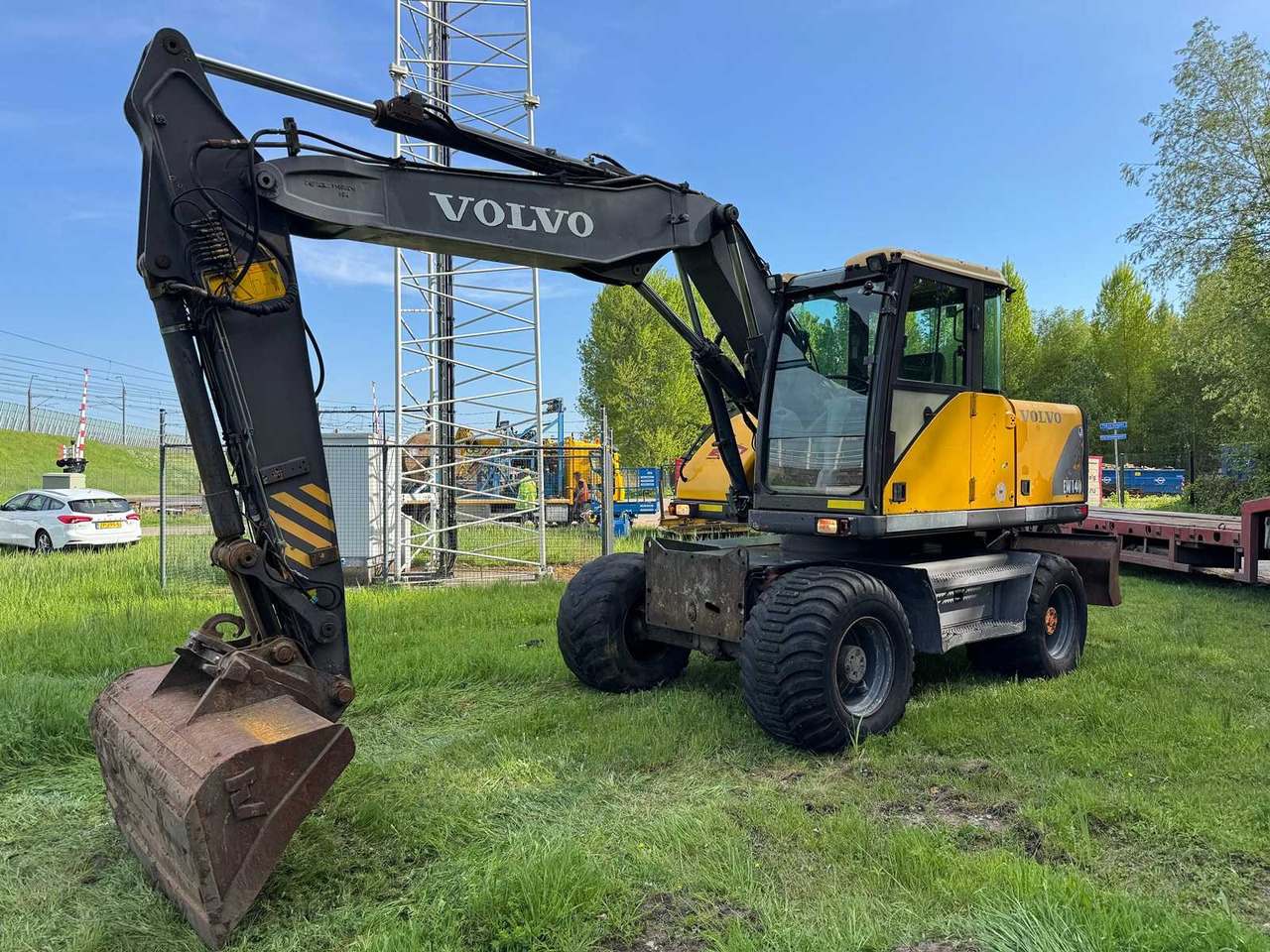 Volvo EW140 - Máy xúc bánh lốp: hình 2 Volvo EW140 - Máy xúc bánh lốp: hình 2