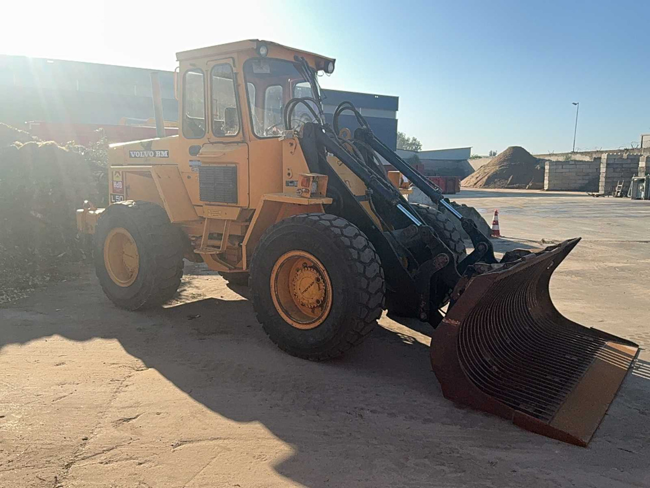Volvo bm L50 - Máy xúc lật bánh lốp: hình 2 Volvo bm L50 - Máy xúc lật bánh lốp: hình 2