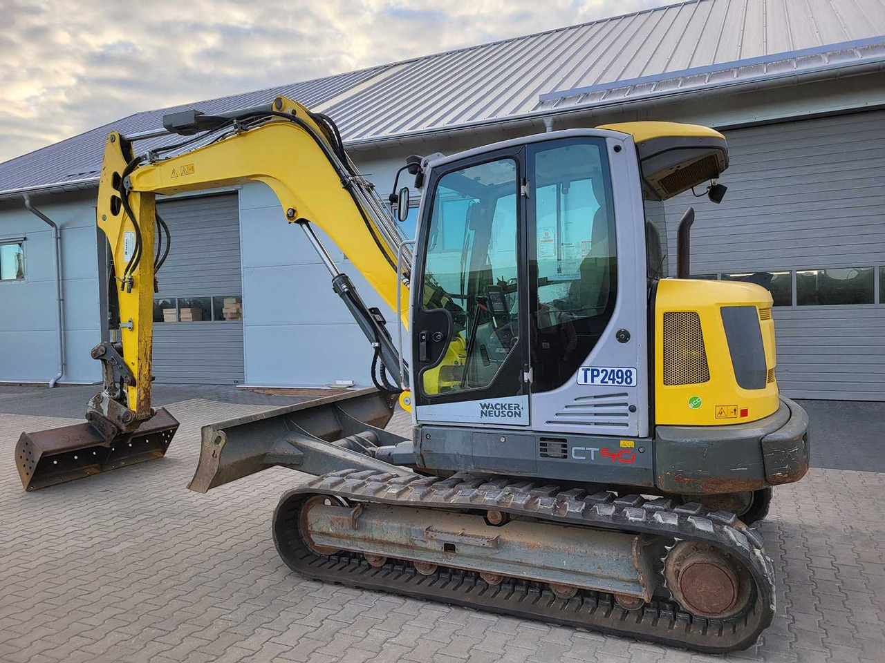 WACKER NEUSON ET90 - Máy xúc bánh xích: hình 2 WACKER NEUSON ET90 - Máy xúc bánh xích: hình 2