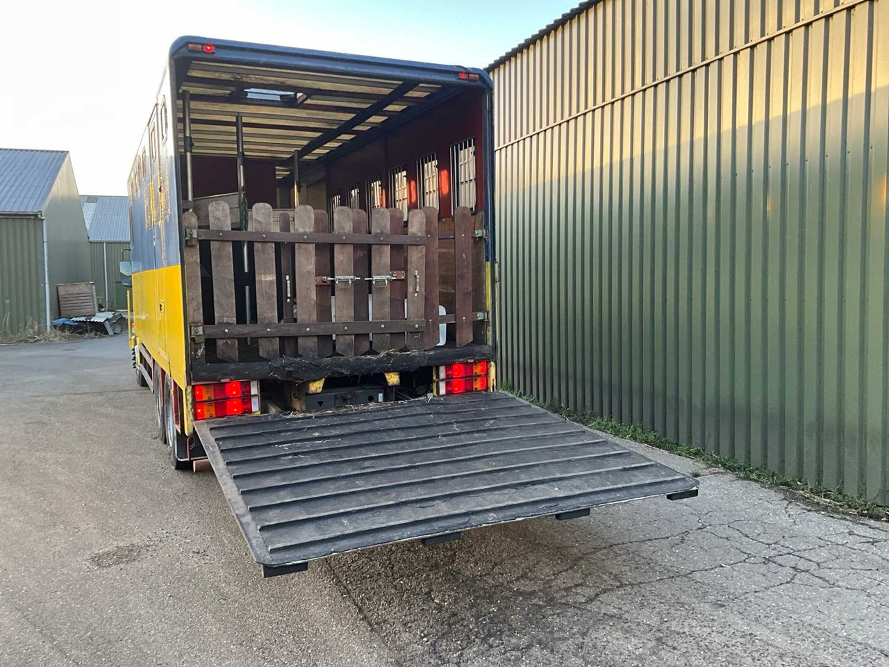 SCANIA - TORPEDO - T 113 H 320- AUTOMATIC - TRUCK - 1996 - Xe tải: hình 5 SCANIA - TORPEDO - T 113 H 320- AUTOMATIC - TRUCK - 1996 - Xe tải: hình 5