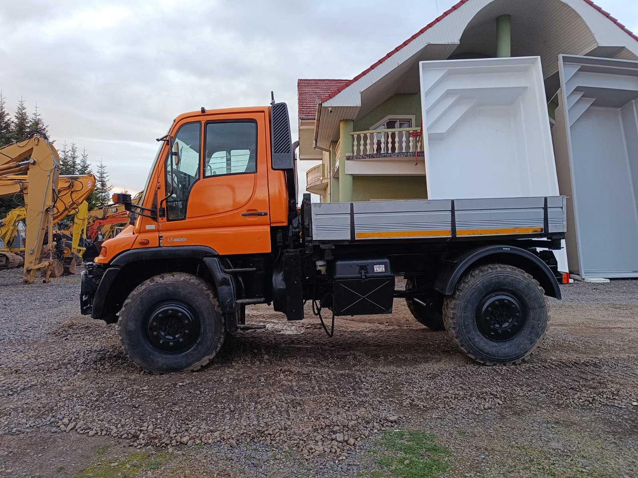 UNIMOG - U 400 - TRUCK - 2001 - Xe tải: hình 2 UNIMOG - U 400 - TRUCK - 2001 - Xe tải: hình 2