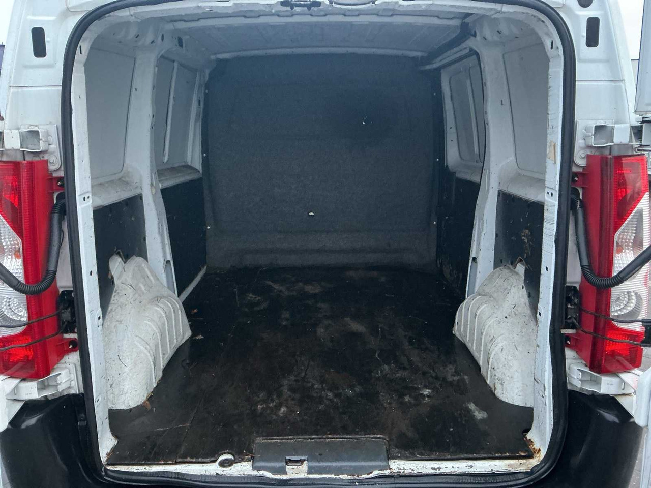 2007 - CITROEN - JUMPY - 12 1.6 HDI L1 H1 - COMMERCIAL VEHICLE - Xe tải nhỏ: hình 5 2007 - CITROEN - JUMPY - 12 1.6 HDI L1 H1 - COMMERCIAL VEHICLE - Xe tải nhỏ: hình 5