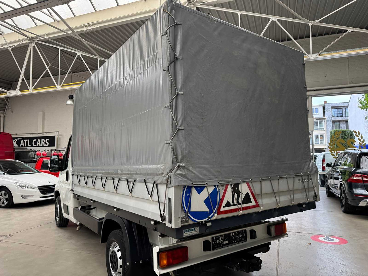 2011 PEUGEOT BOXER FIRST OWNER - Xe tải nhỏ: hình 4 2011 PEUGEOT BOXER FIRST OWNER - Xe tải nhỏ: hình 4