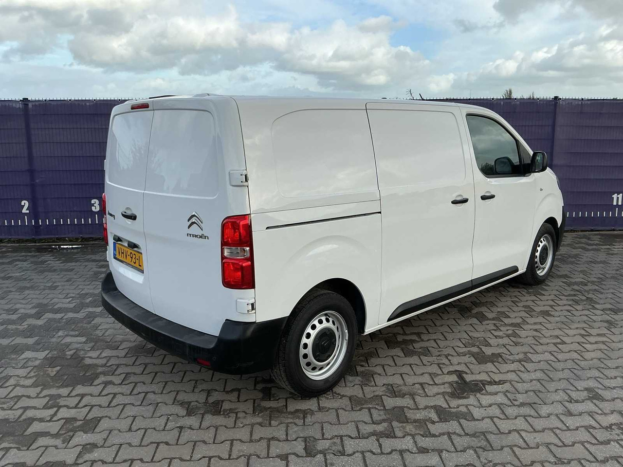 2020 - CITROEN - JUMPY - 1.5 BLUEHDI CLUB - COMMERCIAL VEHICLE - Xe tải nhỏ: hình 4 2020 - CITROEN - JUMPY - 1.5 BLUEHDI CLUB - COMMERCIAL VEHICLE - Xe tải nhỏ: hình 4