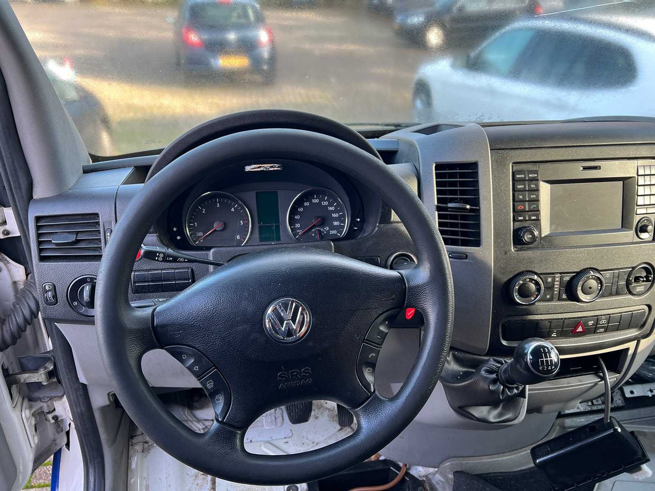 VOLKSWAGEN CRAFTER 35 2.0 TDI L3H1, V-931-HH - Xe tải nhỏ: hình 4 VOLKSWAGEN CRAFTER 35 2.0 TDI L3H1, V-931-HH - Xe tải nhỏ: hình 4