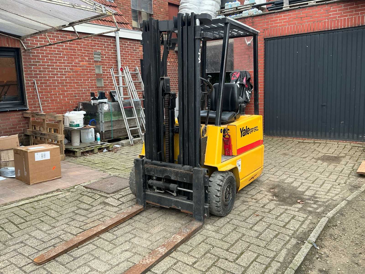 YALE ERP15RCL FORKLIFT - Xe nâng: hình 1 YALE ERP15RCL FORKLIFT - Xe nâng: hình 1