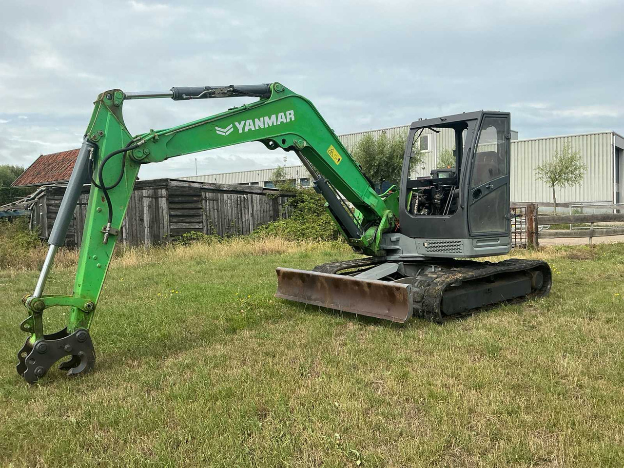 YANMAR VIO80U - Máy xúc bánh xích: hình 1 YANMAR VIO80U - Máy xúc bánh xích: hình 1