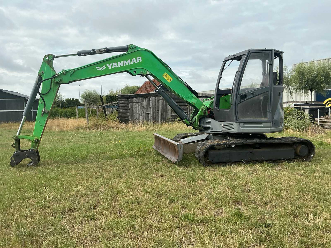 YANMAR VIO80U - Máy xúc bánh xích: hình 2 YANMAR VIO80U - Máy xúc bánh xích: hình 2