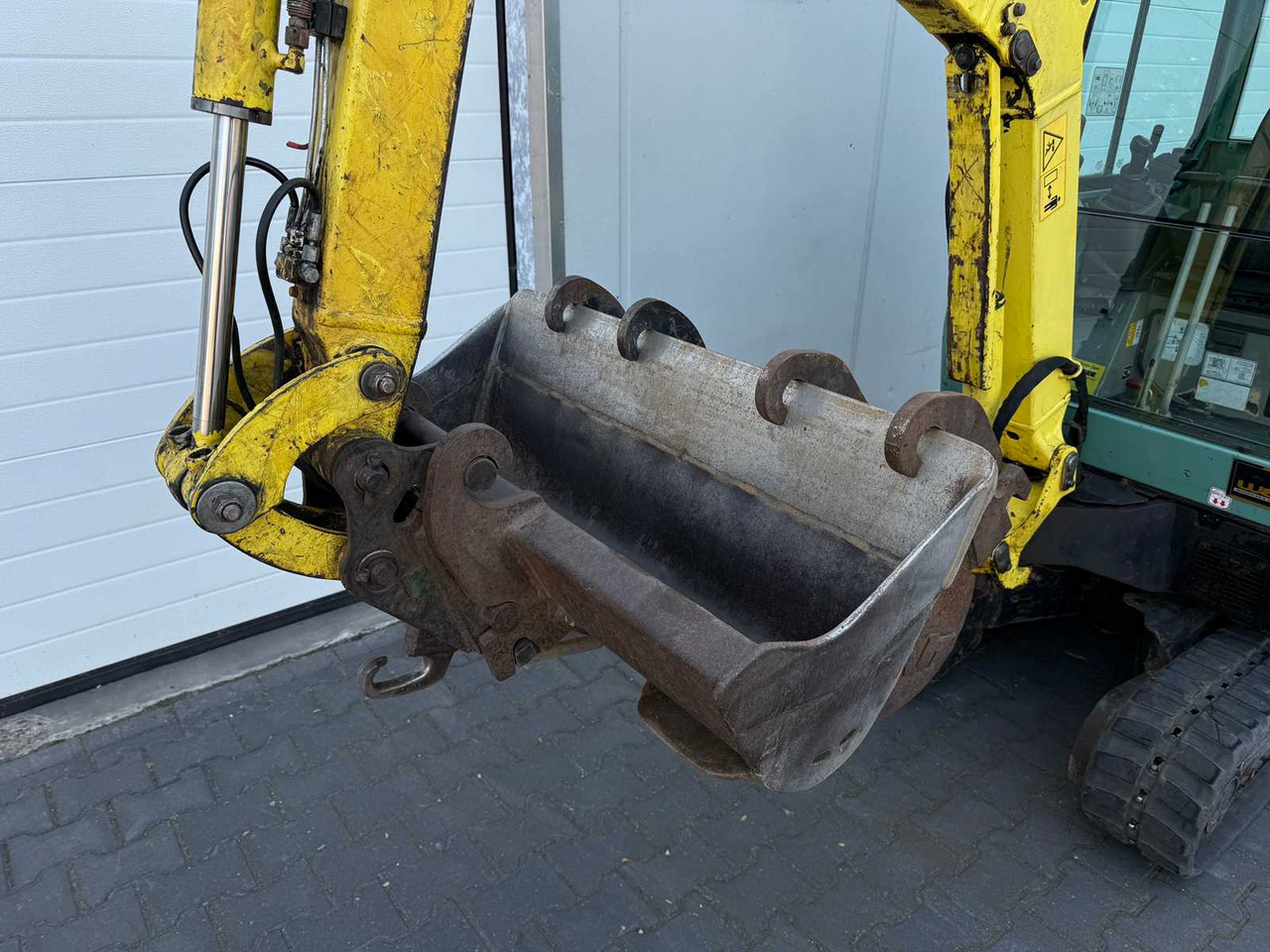 Máy xúc mini Yanmar SV17: hình 17