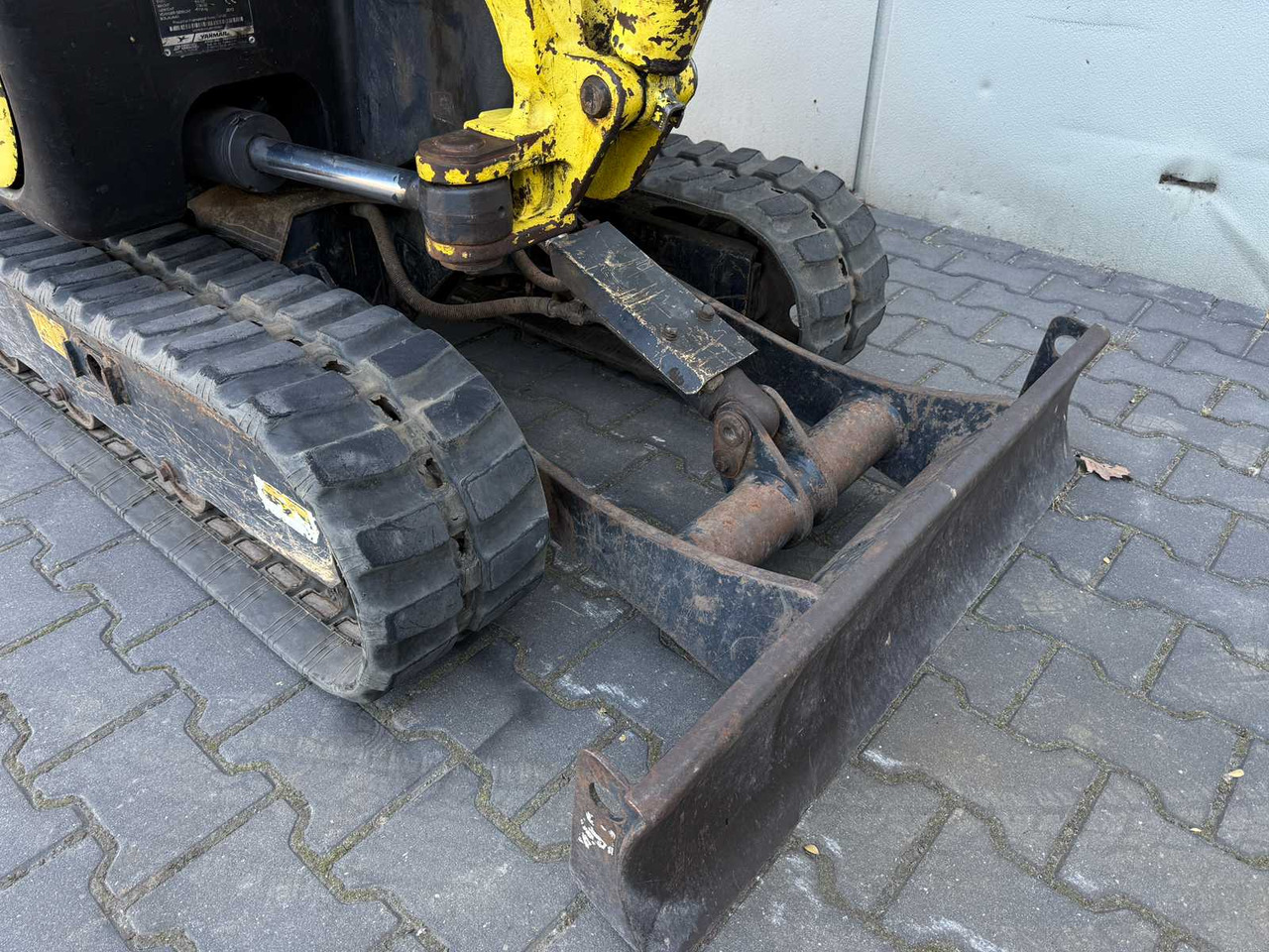 Máy xúc mini Yanmar SV17: hình 9