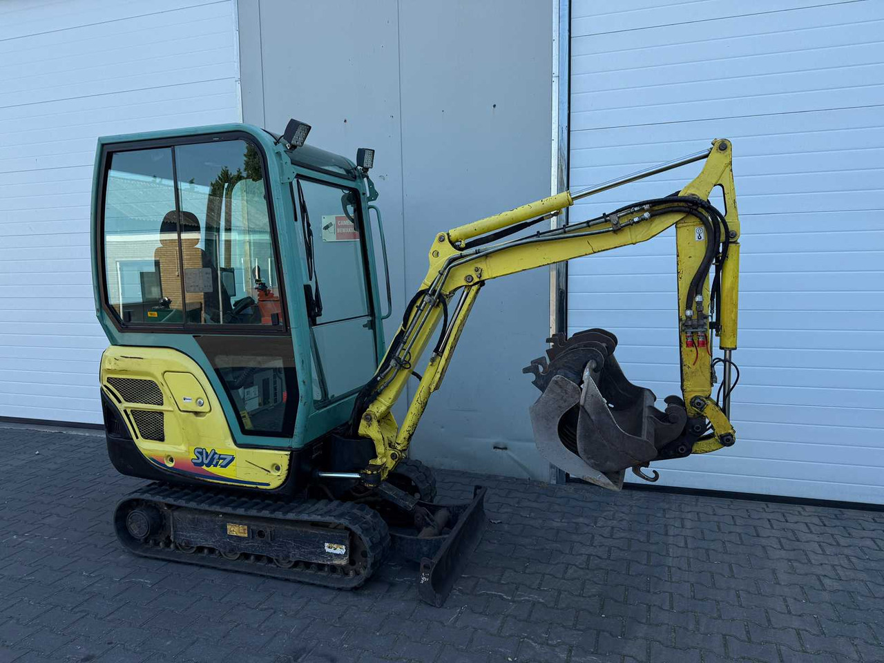 Máy xúc mini Yanmar SV17: hình 6