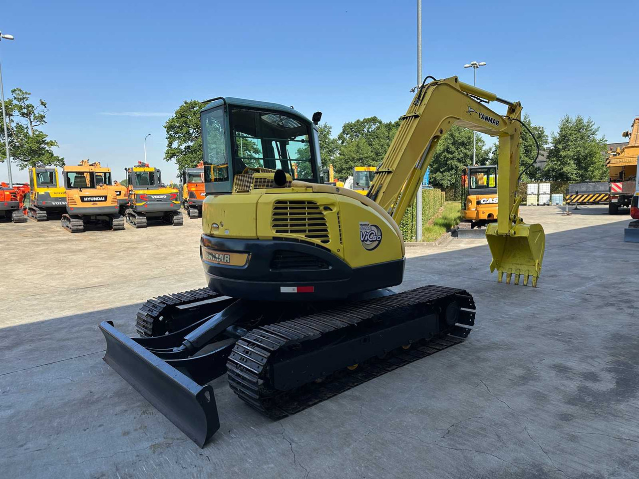Yanmar VIO80 - Máy xúc bánh xích: hình 4 Yanmar VIO80 - Máy xúc bánh xích: hình 4