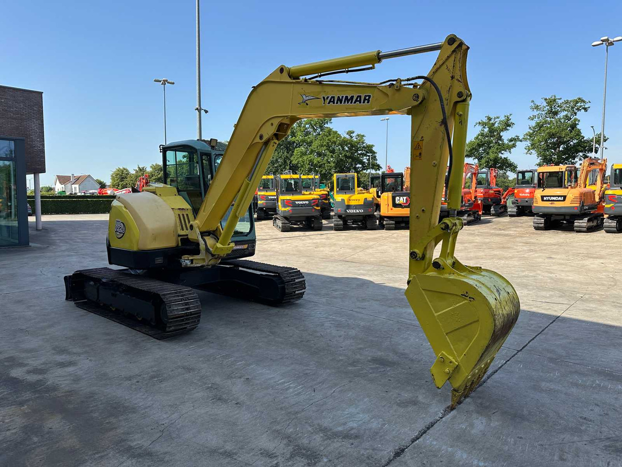 Yanmar VIO80 - Máy xúc bánh xích: hình 3 Yanmar VIO80 - Máy xúc bánh xích: hình 3