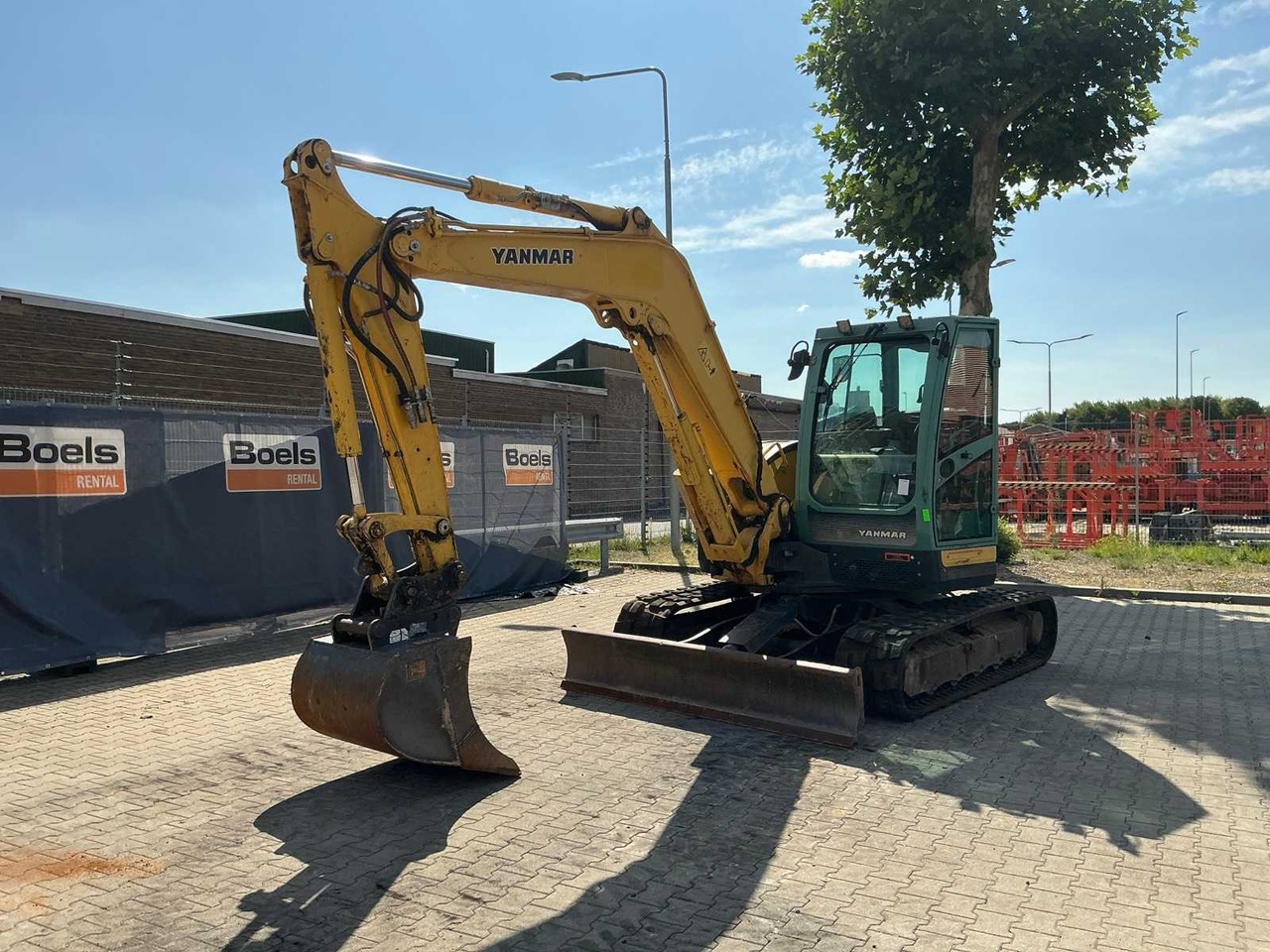 Yanmar ViO80-U - Máy xúc bánh xích: hình 2 Yanmar ViO80-U - Máy xúc bánh xích: hình 2