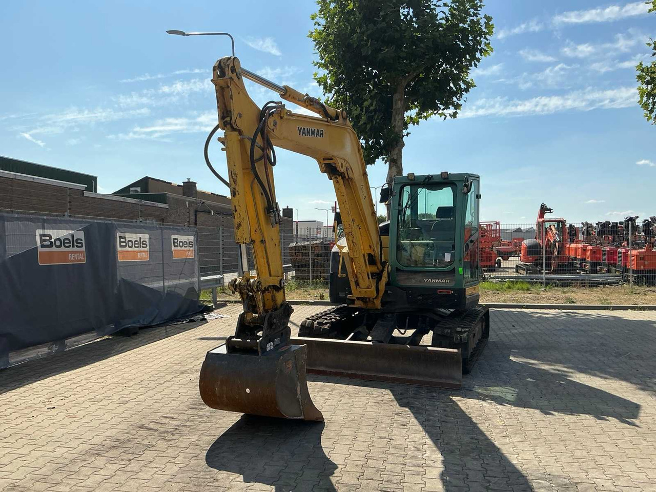Yanmar ViO80-U - Máy xúc bánh xích: hình 3 Yanmar ViO80-U - Máy xúc bánh xích: hình 3
