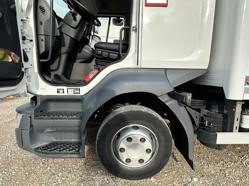 Renault D - Xe tải hộp: hình 5 Renault D - Xe tải hộp: hình 5