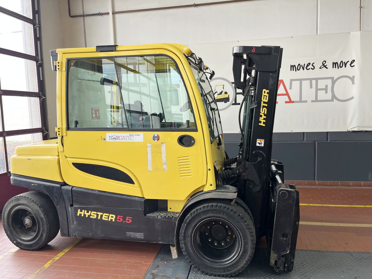 Hyster J5.5XN6 Advance - Xe nâng điện: hình 3 Hyster J5.5XN6 Advance - Xe nâng điện: hình 3