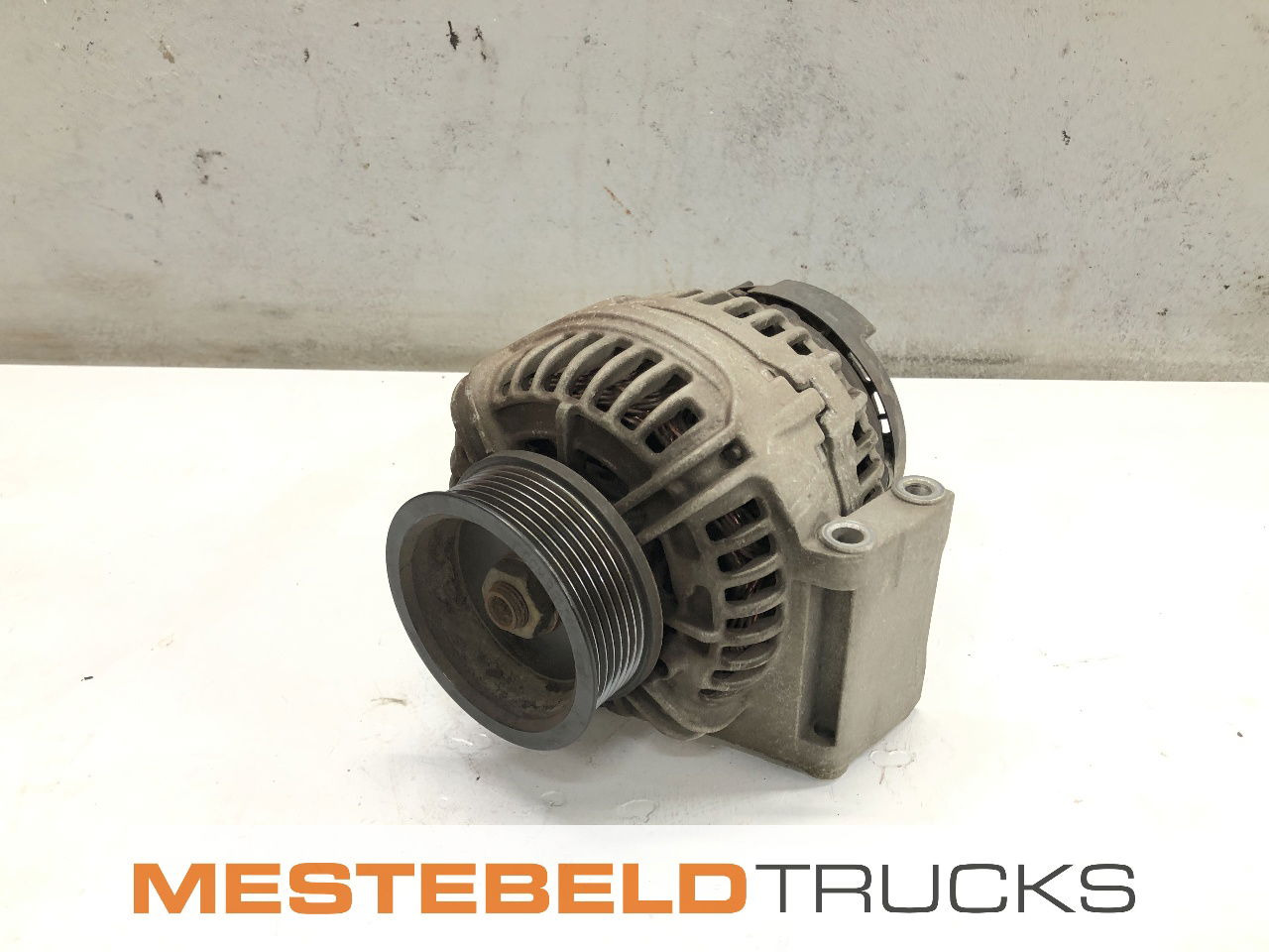 DAF Dynamo XF 105 28V/80A - Linh kiện điện cho Xe tải: hình 1 DAF Dynamo XF 105 28V/80A - Linh kiện điện cho Xe tải: hình 1