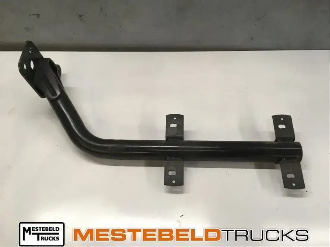 Mercedes-Benz Spatbordsteun linksvoor - Khung/ Sườn cho Xe tải: hình 1 Mercedes-Benz Spatbordsteun linksvoor - Khung/ Sườn cho Xe tải: hình 1
