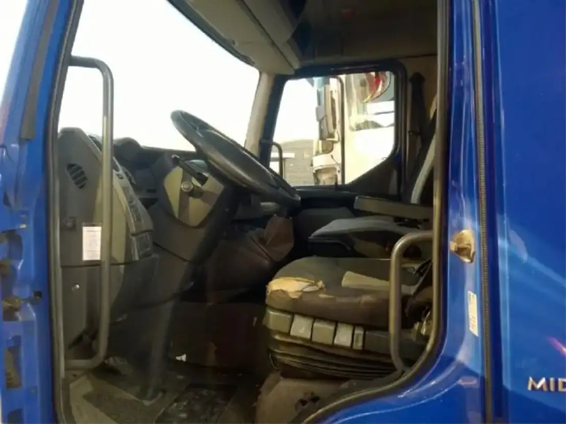 Renault C abine Midlum 220 DXI - Cabin và nội thất cho Xe tải: hình 2 Renault C abine Midlum 220 DXI - Cabin và nội thất cho Xe tải: hình 2