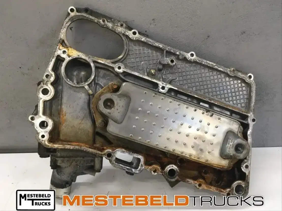 Scania Deksel met oliekoeler R400 - Động cơ cho Xe tải: hình 1 Scania Deksel met oliekoeler R400 - Động cơ cho Xe tải: hình 1