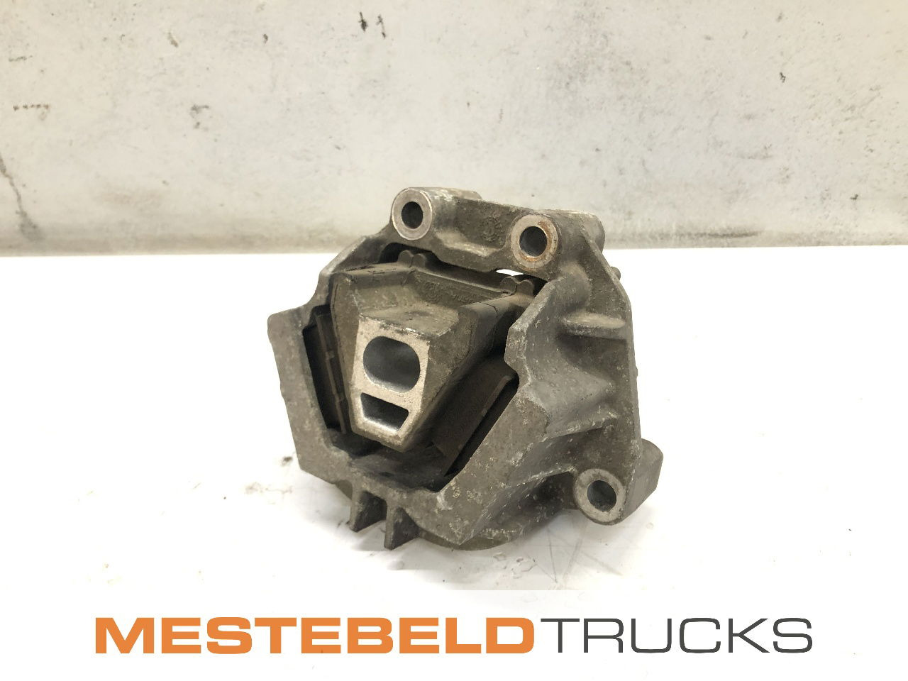 Volvo Motorsteun achter FL - Động cơ cho Xe tải: hình 1 Volvo Motorsteun achter FL - Động cơ cho Xe tải: hình 1