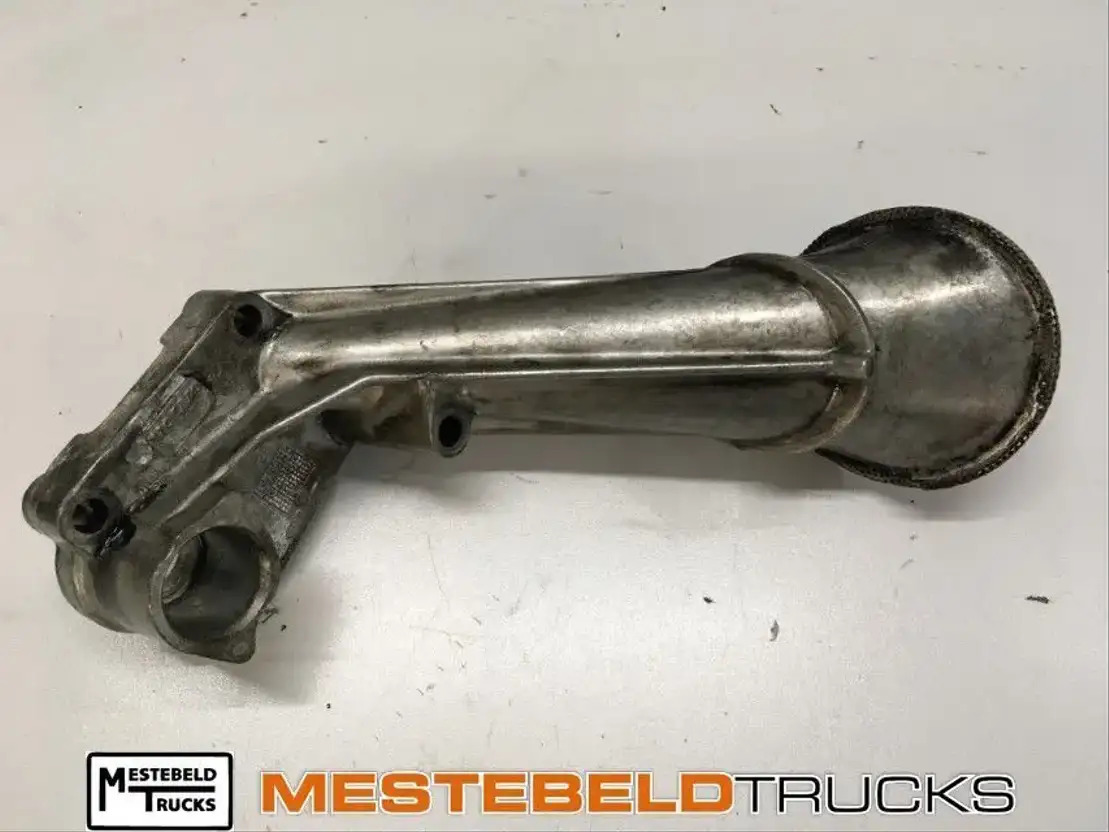 Volvo Olieaanzuigbuis - Động cơ và các bộ phận cho Xe tải: hình 1 Volvo Olieaanzuigbuis - Động cơ và các bộ phận cho Xe tải: hình 1