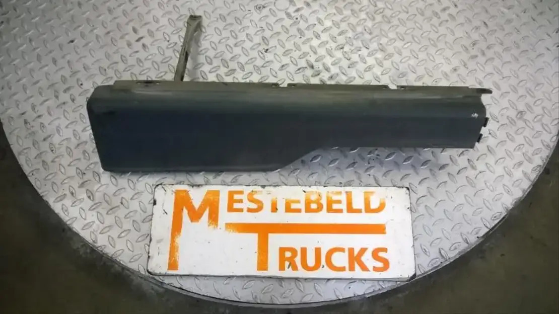 Volvo Spatschermverlenger rechts - Cabin và nội thất cho Xe tải: hình 1 Volvo Spatschermverlenger rechts - Cabin và nội thất cho Xe tải: hình 1