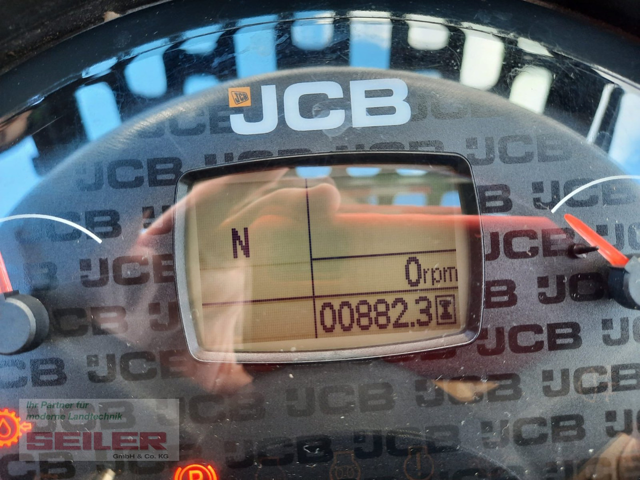 JCB 403 Agri PLUS - Máy xúc lật mini gấp khúc: hình 5 JCB 403 Agri PLUS - Máy xúc lật mini gấp khúc: hình 5