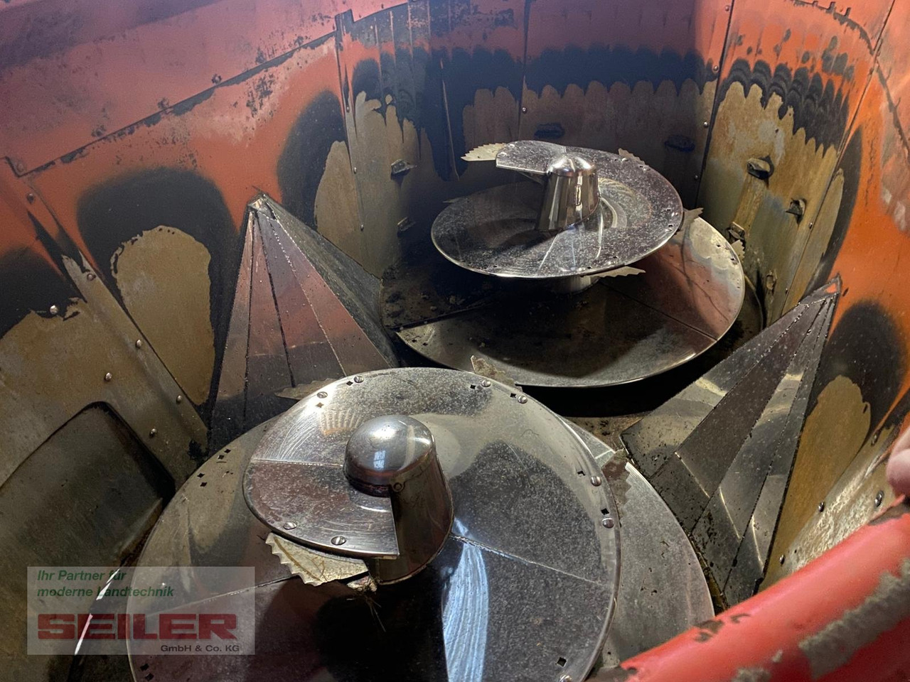 Xe trộn thức ăn gia súc Kuhn Profile 26.2 DL: hình 12 Xe trộn thức ăn gia súc Kuhn Profile 26.2 DL: hình 12