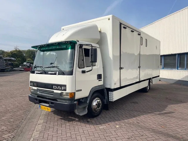 DAF LF 45.130 CLEAN HORSES NL-TRUCK - Xe tải chở ngựa: hình 3 DAF LF 45.130 CLEAN HORSES NL-TRUCK - Xe tải chở ngựa: hình 3