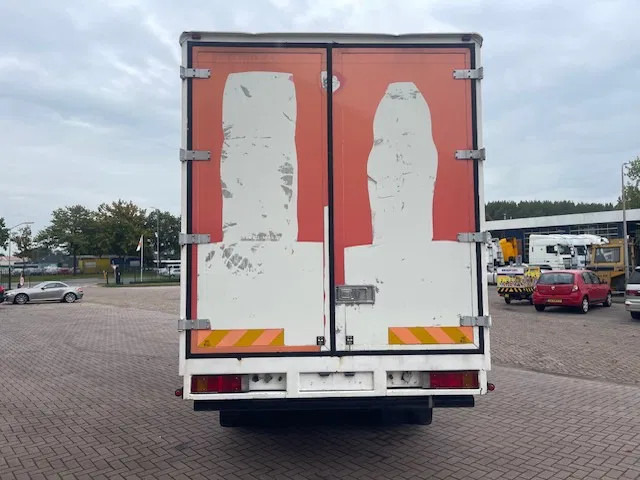 DAF XF 95.380 Euro 2 Manual-Gear - Xe tải hộp: hình 4 DAF XF 95.380 Euro 2 Manual-Gear - Xe tải hộp: hình 4