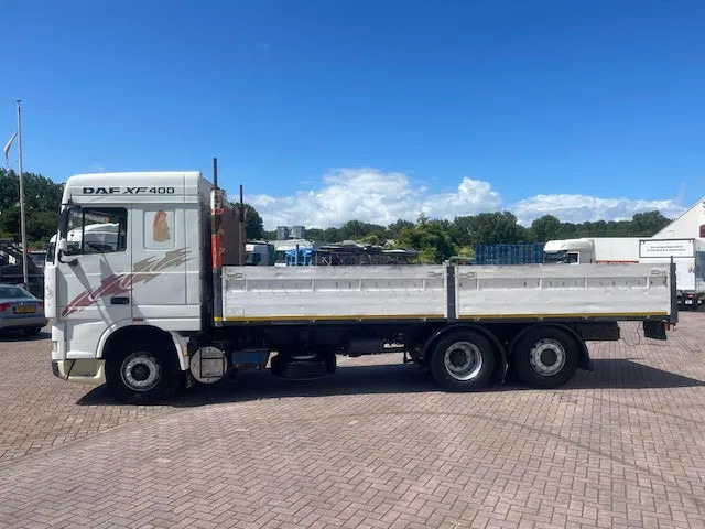 DAF XF 95 8 Tires (6x2) euro 2 - Xe tải thùng lửng/ Phẳng: hình 4 DAF XF 95 8 Tires (6x2) euro 2 - Xe tải thùng lửng/ Phẳng: hình 4