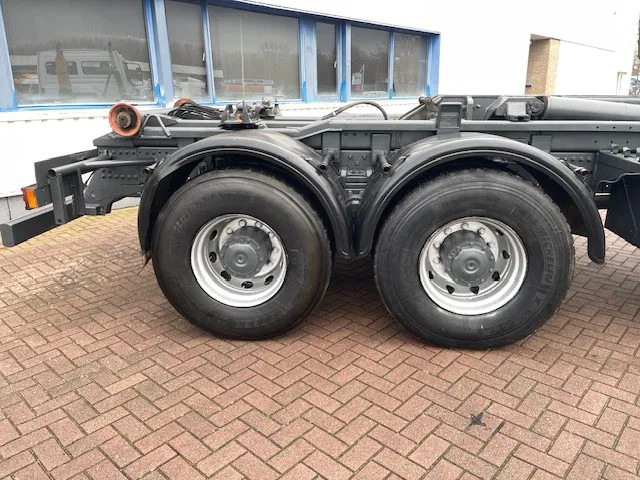 Mercedes-Benz Atego 2628 6x4 Manual gear Full steel suspension - Xe tải khung gầm: hình 4 Mercedes-Benz Atego 2628 6x4 Manual gear Full steel suspension - Xe tải khung gầm: hình 4