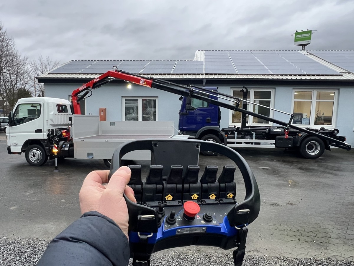 FUSO 3S15 Alu Pritsche 2.80m Ladekran Funk! sofort ve - Xe tải nhỏ phẳng: hình 2 FUSO 3S15 Alu Pritsche 2.80m Ladekran Funk! sofort ve - Xe tải nhỏ phẳng: hình 2