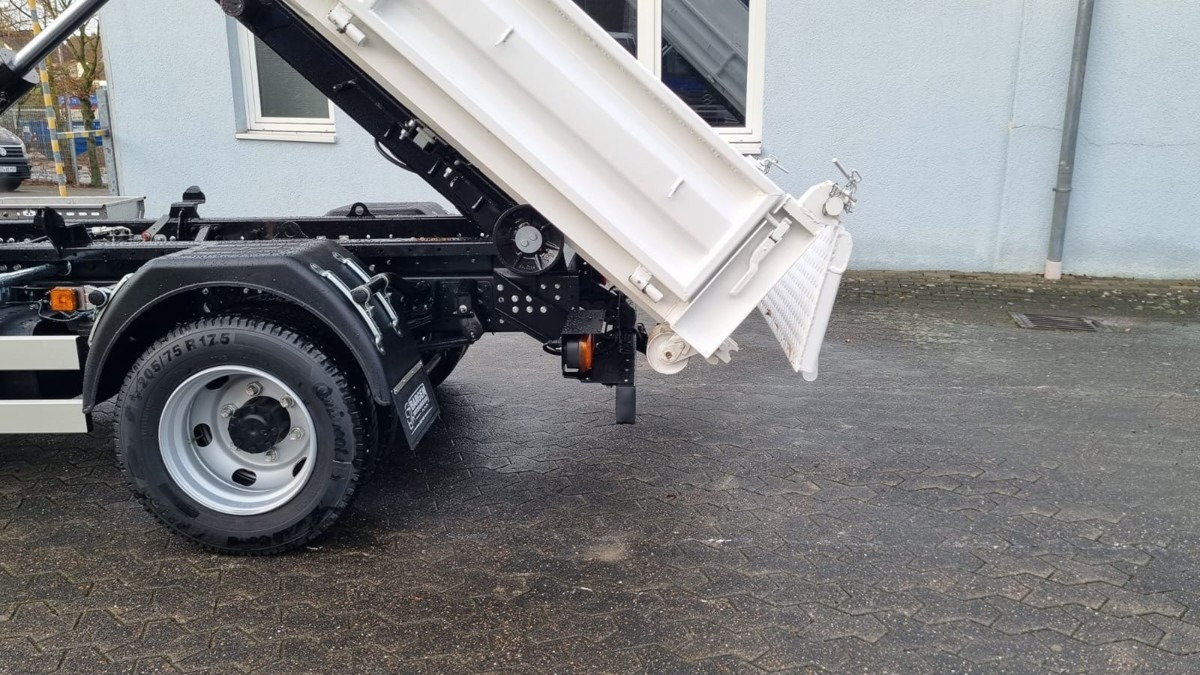 FUSO FUSO 9C18 40km/h City Abrollkipper WLF Swiss CH - Xe tải nâng móc: hình 4 FUSO FUSO 9C18 40km/h City Abrollkipper WLF Swiss CH - Xe tải nâng móc: hình 4