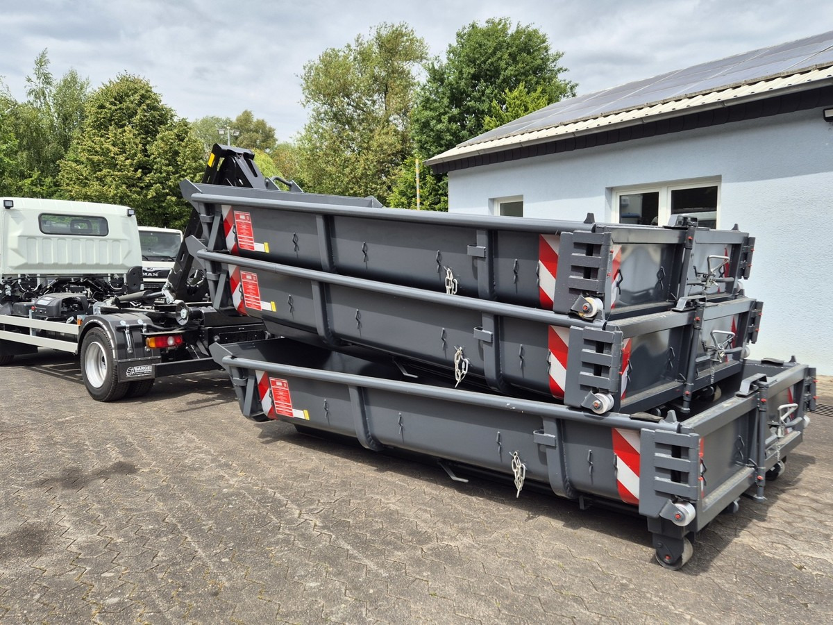 FUSO FUSO 9C18 40km/h City Abrollkipper WLF Swiss CH - Xe tải nâng móc: hình 2 FUSO FUSO 9C18 40km/h City Abrollkipper WLF Swiss CH - Xe tải nâng móc: hình 2