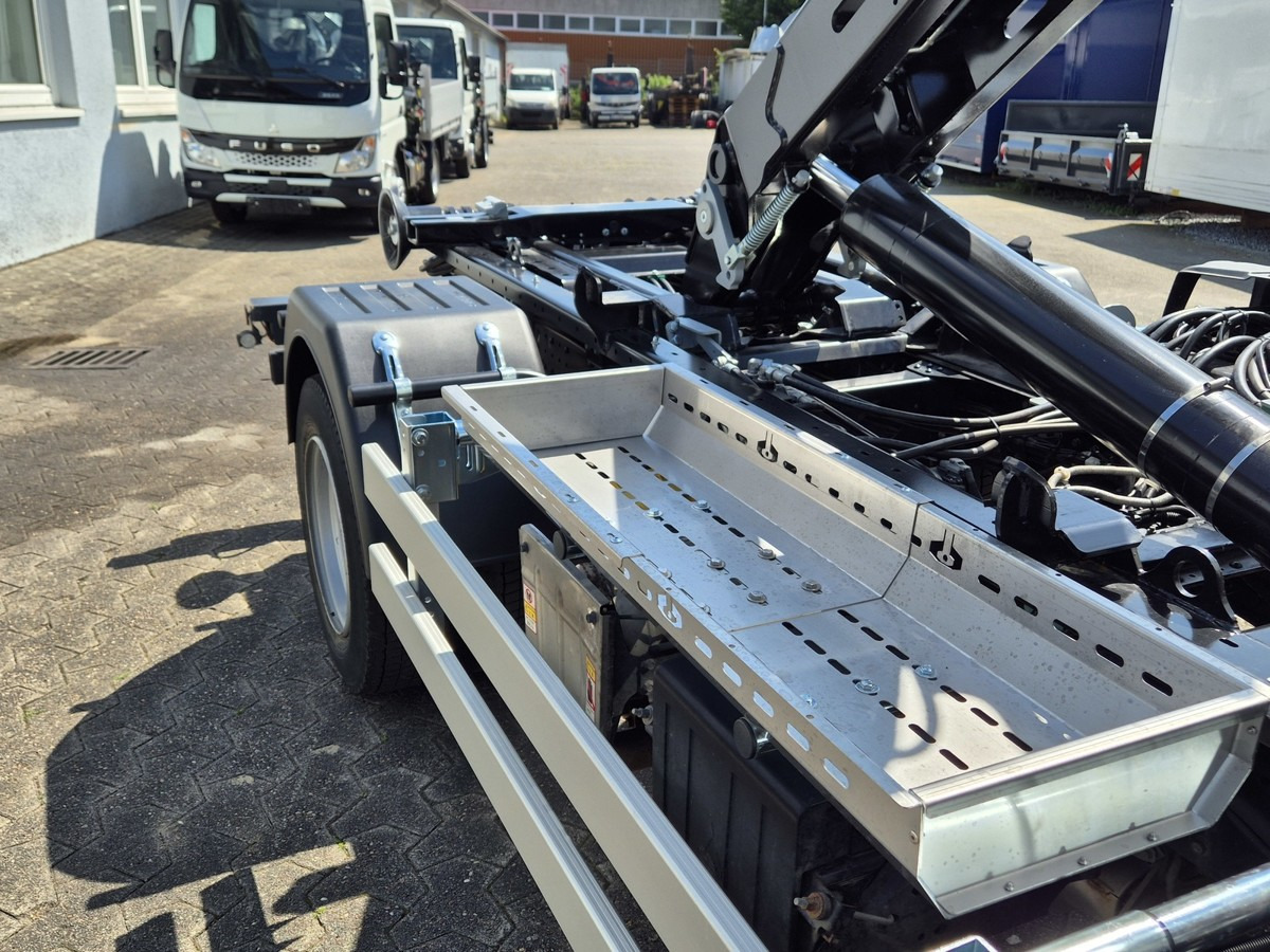 FUSO Fuso Canter 7C18 City Abrollkipper AHK Hooklift - Xe tải nâng móc: hình 5 FUSO Fuso Canter 7C18 City Abrollkipper AHK Hooklift - Xe tải nâng móc: hình 5