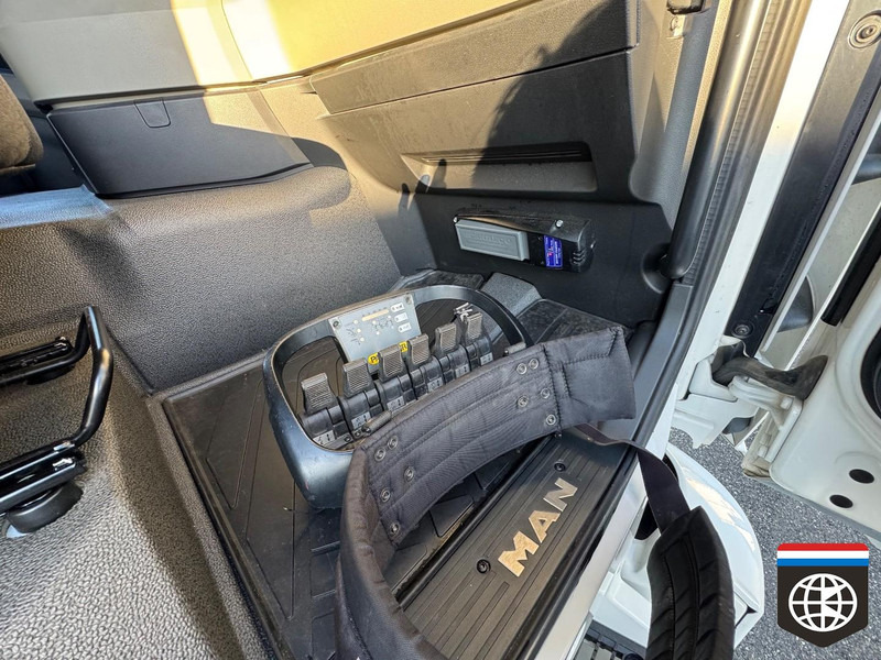 MAN TGX 26 470 PALLFINGER 19 - RETARDER - concoustaat - Xe cẩu tự hành: hình 5 MAN TGX 26 470 PALLFINGER 19 - RETARDER - concoustaat - Xe cẩu tự hành: hình 5