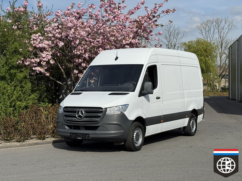 Mercedes-Benz Sprinter 315 RWD - Man - A/C - ACC - Xe van nhỏ gọn: hình 1 Mercedes-Benz Sprinter 315 RWD - Man - A/C - ACC - Xe van nhỏ gọn: hình 1