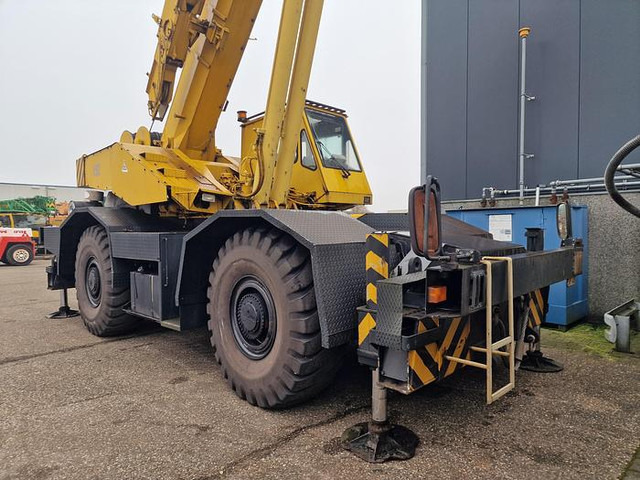 Tadano TR-400E - Cẩu địa hình: hình 3 Tadano TR-400E - Cẩu địa hình: hình 3