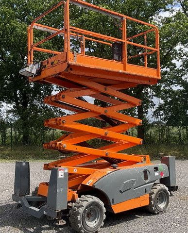 Haulotte Compact 12 DX, Geländegängig, Kubota, 12,15m - Nền bục trên không gắn trên xe tải: hình 2 Haulotte Compact 12 DX, Geländegängig, Kubota, 12,15m - Nền bục trên không gắn trên xe tải: hình 2