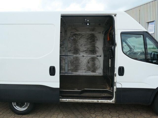 Iveco Daily 35S14/Hochdach/AHK/Klima - Xe van chở hàng: hình 4 Iveco Daily 35S14/Hochdach/AHK/Klima - Xe van chở hàng: hình 4